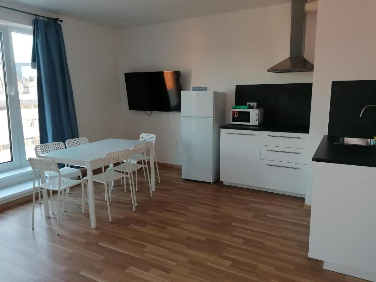 One Bedroom Penthouse # 82 In The Brand New Building Close To The Center With Free Parking Apartmán